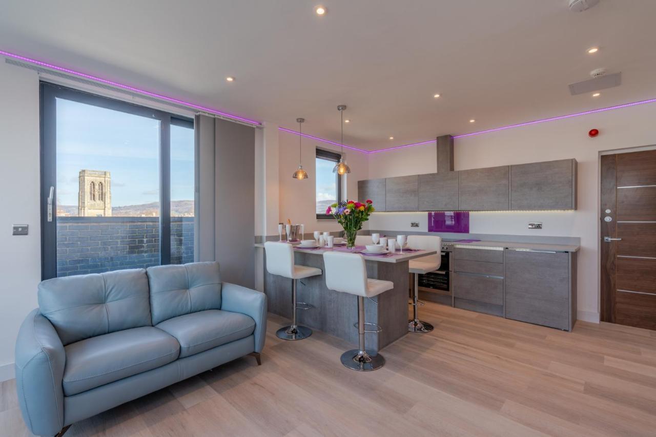 Central Penthouse With Hot Tub & Views 22 เชลเทนแฮม ภายนอก รูปภาพ