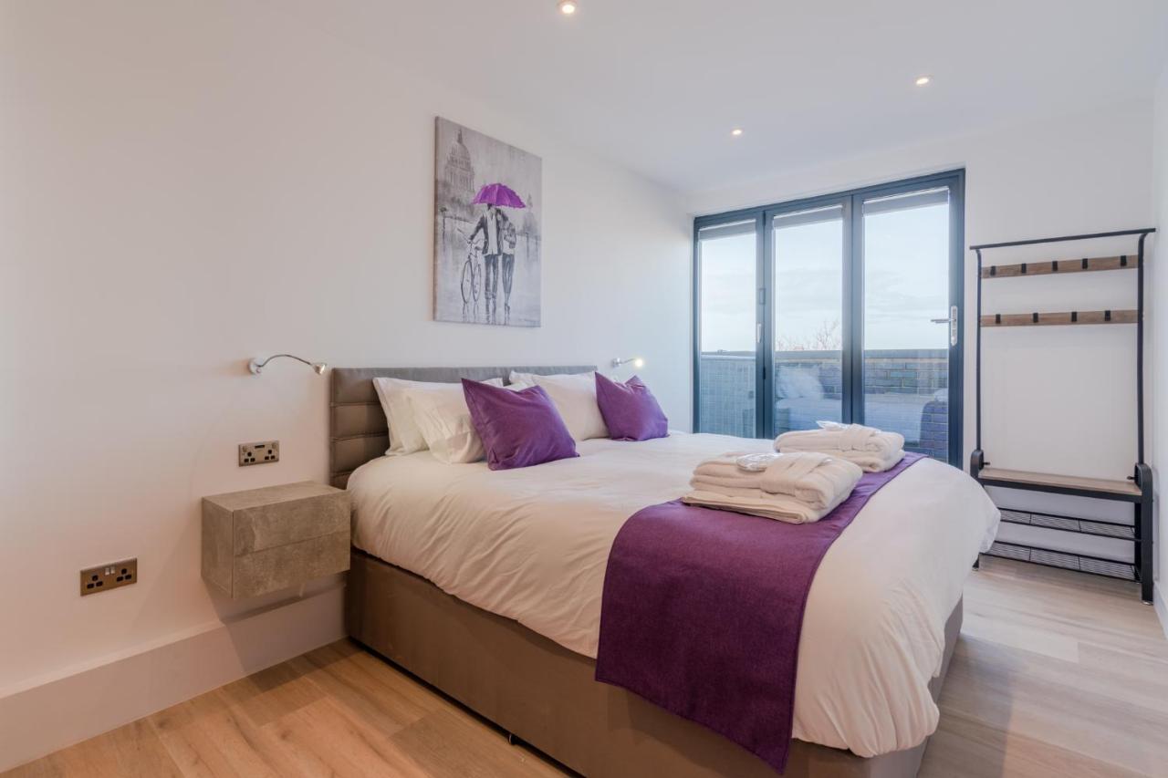 Central Penthouse With Hot Tub & Views 22 เชลเทนแฮม ภายนอก รูปภาพ