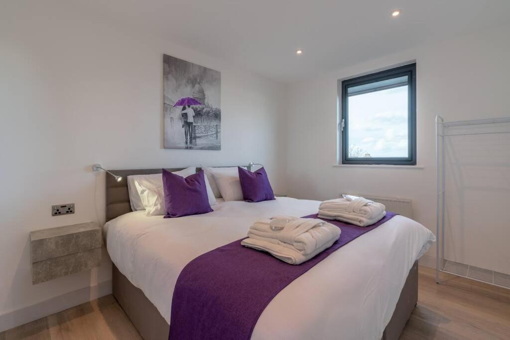 Central Penthouse With Hot Tub & Views 22 เชลเทนแฮม ภายนอก รูปภาพ