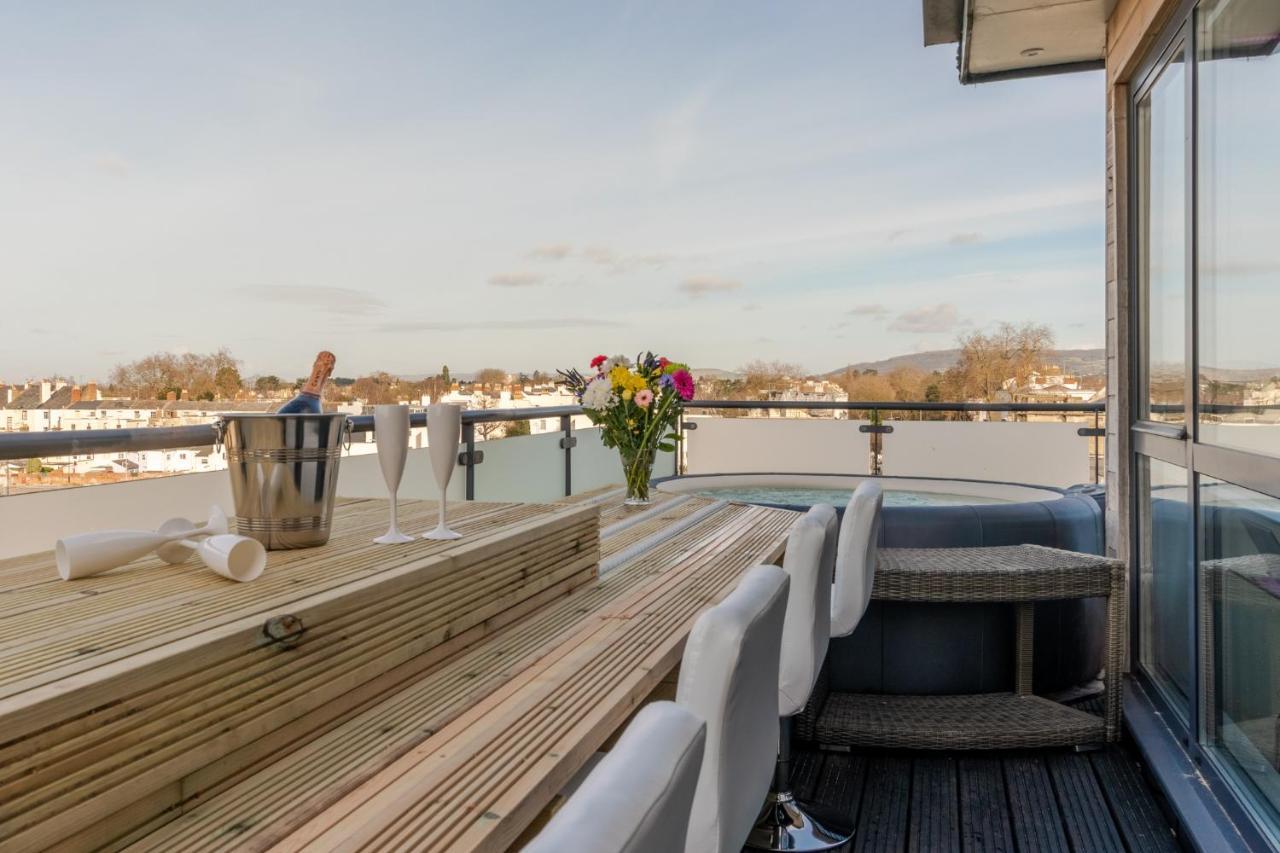 Central Penthouse With Hot Tub & Views 22 เชลเทนแฮม ภายนอก รูปภาพ