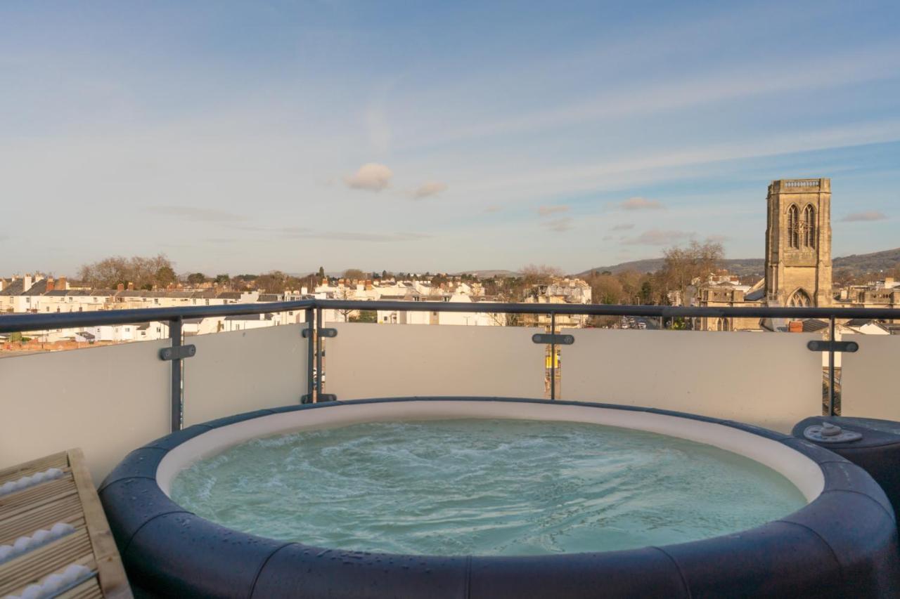 Central Penthouse With Hot Tub & Views 22 เชลเทนแฮม ภายนอก รูปภาพ